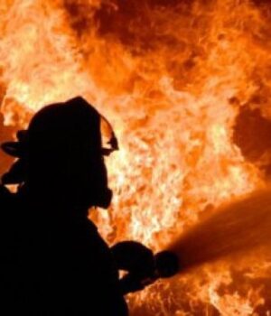 Із-охопленої-полум’ям-квартири-у-Луцьку-врятували-чоловіка