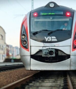 Швидкісний-поїзд-з-Луцька-до-Києва-скасували Швидкісний-поїзд-з-Луцька-до-Києва-скасували