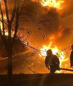 У-ніч-на-1-січня-гасили-пожежі-під-повторними-обстрілами:-у-Луцьку-відзначили-рятувальників