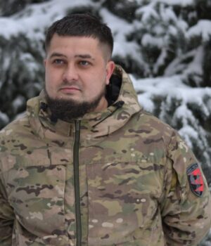 «За-все-вдячний,-та-найбільше-за-авто,-які-на-фронті-дуже-потрібні»:-історія-воїна-з.