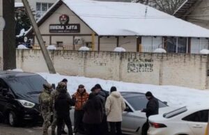 Знімав провокативні відео: у Луцьку відбувається затримання відомого блогера Знімав-провокативні-відео:-у-Луцьку-відбувається-затримання-відомого-блогера