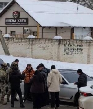 Знімав-провокативні-відео:-у-Луцьку-відбувається-затримання-відомого-блогера Знімав-провокативні-відео:-у-Луцьку-відбувається-затримання-відомого-блогера