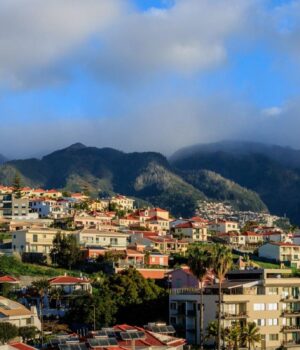 Популярний-португальський-курорт-підвищує-плату-за-вхід-на-маршрути:-що-відомо