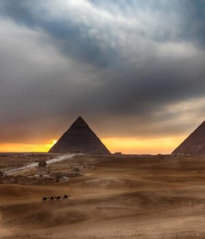 Туристи,-які-зайшли-всередину-єгипетських-пірамід,-одразу-пошкодували-про-це:-яка-причина