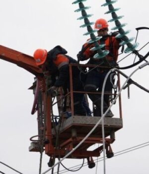 Працівники-аварійно-ремонтних-бригад-отримуватимуть-20-тисячну-доплату