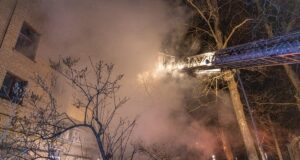 РФ вдарила по житлових будинках Харкова: серед поранених вагітна жінка і дитина РФ-вдарила-по-житлових-будинках-Харкова:-серед-поранених-вагітна-жінка-і-дитина