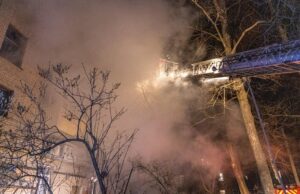 РФ вдарила по житлових будинках Харкова: серед поранених вагітна жінка і дитина РФ-вдарила-по-житлових-будинках-Харкова:-серед-поранених-вагітна-жінка-і-дитина