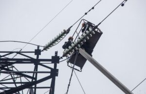 У чотирьох областях запровадили аварійні відключення: де найважче зі світлом У-чотирьох-областях-запровадили-аварійні-відключення:-де-найважче-зі-світлом