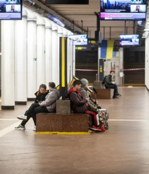 "Червона"-гілка-столичної-підземки-повернулася-до-звичайного-графіка-руху-поїздів "Червона"-гілка-столичної-підземки-повернулася-до-звичайного-графіка-руху-поїздів