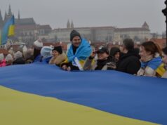 «Ми – єдині»: у Празі утворили «Ланцюг єдності» до Дня Соборності України «Ми-–-єдині»:-у-Празі-утворили-«Ланцюг-єдності»-до-Дня-Соборності-України