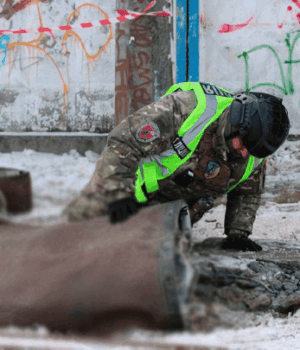 500-кг-вибухівки-біля-будинків-та-АЗС:-у-Києві-знешкодили-бойову-частину-“Іскандера”,-що-не.