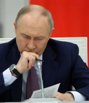 Путін переписує минуле, щоб виправдати війну – ЦПД