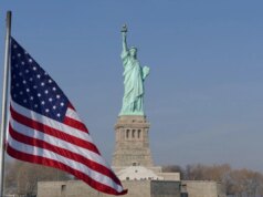 США дозволили “самодепортуватися” підозрюваному у зухвалій крадіжці коштовностей США-дозволили-“самодепортуватися”-підозрюваному-у-зухвалій-крадіжці-коштовностей