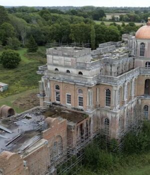 У-Британії-стоїть-покинутий-маєток,-який-більший-за-Букінгемський-палац:-що-з-ним-сталося У-Британії-стоїть-покинутий-маєток,-який-більший-за-Букінгемський-палац:-що-з-ним-сталося