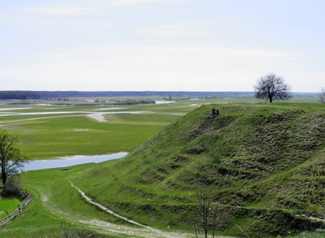 На Волині через суд хочуть зобов’язати РДА зберети давні городища На-Волині-через-суд-хочуть-зобов’язати-РДА-зберети-давні-городища