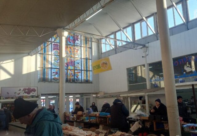 Скільки коштують домашні яйця на луцькому ринку: огляд цін Скільки-коштують-домашні-яйця-на-луцькому-ринку:-огляд-цін