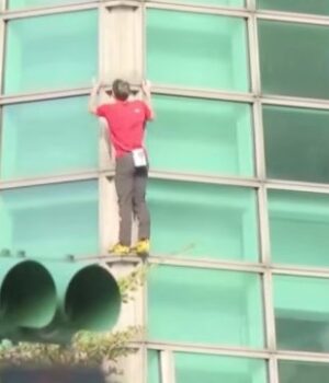 У-Тайвані-альпініст-піднявся-на-101-поверховий-хмарочос-без-захисного-спорядження