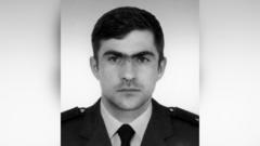 У Києві загинув рятувальник-верхолаз, який відновлював світло після російських атак У-Києві-загинув-рятувальник-верхолаз,-який-відновлював-світло-після-російських-атак