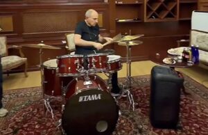 Премʼєр Вірменії Пашинян створив свій музичний гурт Премʼєр-Вірменії-Пашинян-створив-свій-музичний-гурт