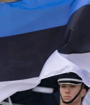 Глава-МЗС-Естонії-різко-відкинув-заклик-Шредера-«не демонізувати-Росію»