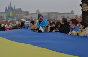 «Ми – єдині»: у Празі утворили «Ланцюг єдності» до Дня Соборності України «Ми-–-єдині»:-у-Празі-утворили-«Ланцюг-єдності»-до-Дня-Соборності-України
