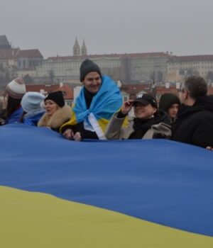 «Ми-–-єдині»:-у-Празі-утворили-«Ланцюг-єдності»-до-Дня-Соборності-України