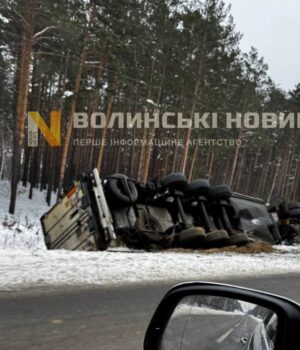 У-водія-фури-стався-гіпертонічний-криз:-деталі-ДТП-на-волинській-трасі