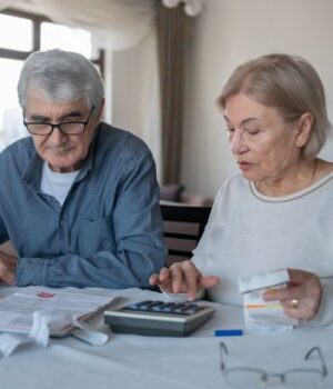 Мінімальну-пенсію-в-Україні-хочуть-підняти-до-6-тисяч Мінімальну-пенсію-в-Україні-хочуть-підняти-до-6-тисяч