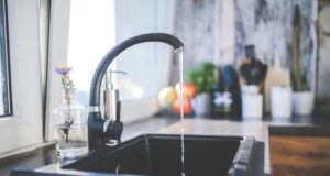 Не лише світло: у Києві попереджають про можливе відключення гарячої води Не-лише-світло:-у-Києві-попереджають-про-можливе-відключення-гарячої-води