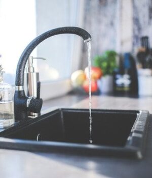 Не-лише-світло:-у-Києві-попереджають-про-можливе-відключення-гарячої-води