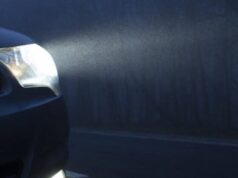 Видали несправні фари: у Луцьку за кермом Tesla спіймали учня. Його судили Видали-несправні-фари:-у-Луцьку-за-кермом-tesla-спіймали-учня.-Його-судили