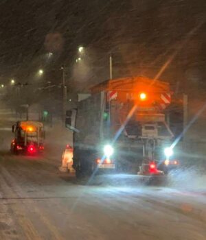 Умови-на-дорогах-змінюються:-луцькі-комунальники-закликають-водіїв-до-обачності