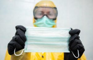 У Бродах після атаки – дим та різкий запах: школи закрили, людей просять сидіти вдома У-Бродах-після-атаки-–-дим-та-різкий-запах:-школи-закрили,-людей-просять-сидіти-вдома