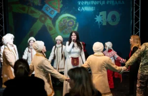"Територія РіздвА" об’єднала артистів, військових та парамедиків на одній сцені "Територія-РіздвА"-об’єднала-артистів,-військових-та-парамедиків-на-одній-сцені