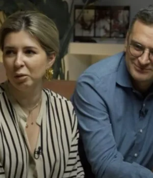 Ексміністр Кулеба вмовляв наречену почекати із відкриттям секс-шопу