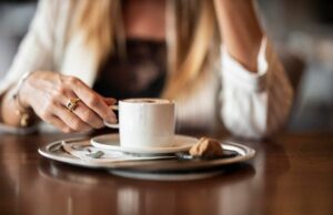 Скільки кави пити для покращення настрою: експерти назвали “ідеальну дозу” Скільки-кави-пити-для-покращення-настрою:-експерти-назвали-“ідеальну-дозу”