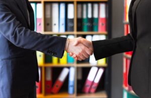 Реальні шляхи до роботи мрії: поради експертів Реальні-шляхи-до-роботи-мрії:-поради-експертів