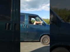 А що ви робите, коли в машині нема пахучки?😅 (ВІДЕО) А що ви робите, коли в машині нема пахучки?😅 (ВІДЕО)