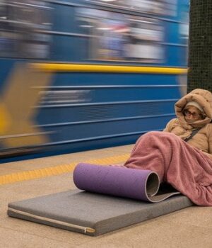 Блекаут-в Києві:-будинки-заливає-окропом,-автівки-примерзають-до землі —-що відомо