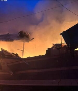 На-Харківщині-росіяни-обстріляли-пасажирський-потяг,-є-загиблі