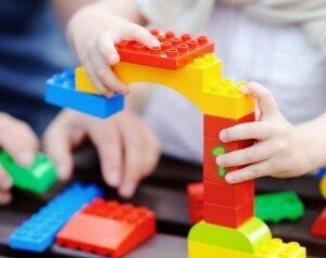 28-січня:-свята,-події,-факти.-День-«Лего»-та-Всесвітній-день-безробітних