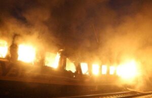 РФ свідомо вдарила «Шахедом» по пасажирському поїзду на Харківщині — «Флеш» РФ свідомо-вдарила-«Шахедом»-по пасажирському-поїзду-на Харківщині —-«Флеш»