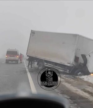 Стан-постраждалого-важкий:-на-Волині-зіткнулися-легковик-та-вантажівка Стан-постраждалого-важкий:-на-Волині-зіткнулися-легковик-та-вантажівка