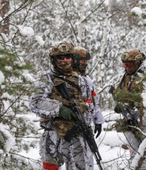 В’язниці,-мігранти-і-обман:-Кремль-шукає-нових-окупантів-будь-якою-ціною,-–-ap