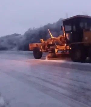 У-низці-областей-другу-добу-крижаний-дощ,-на-Одещині-заборона-на-рух-на-одній-з.