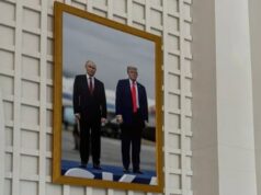 У Білому домі повісили спільне фото Трампа з путіним У-Білому-домі-повісили-спільне-фото-Трампа-з-путіним