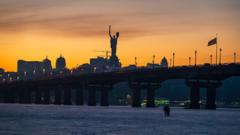 Морози до -24 і нижче: в Україну знову йде холод з Росії на фоні зруйнованої... Морози-до-24-і-нижче:-в-Україну-знову-йде-холод-з-Росії-на-фоні-зруйнованої.