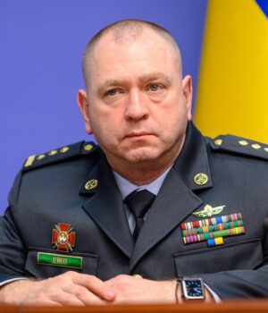 Втративши-годівницю,-ексглава-ДПСУ-Дейнеко-раптово-списався-з-військової-служби,-–-журналіст