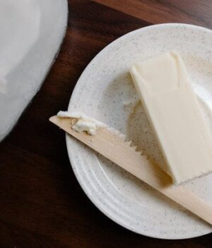 Чи можна-давати-коту-вершкове-масло:-ветеринари-розповіли-про-ризики-та користь Чи можна-давати-коту-вершкове-масло:-ветеринари-розповіли-про-ризики-та користь