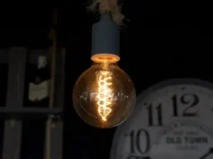 Ще один день із графіками і без: завтра по всій Україні вимикатимуть світло Ще-один-день-із-графіками-і-без:-завтра-по-всій-Україні-вимикатимуть-світло